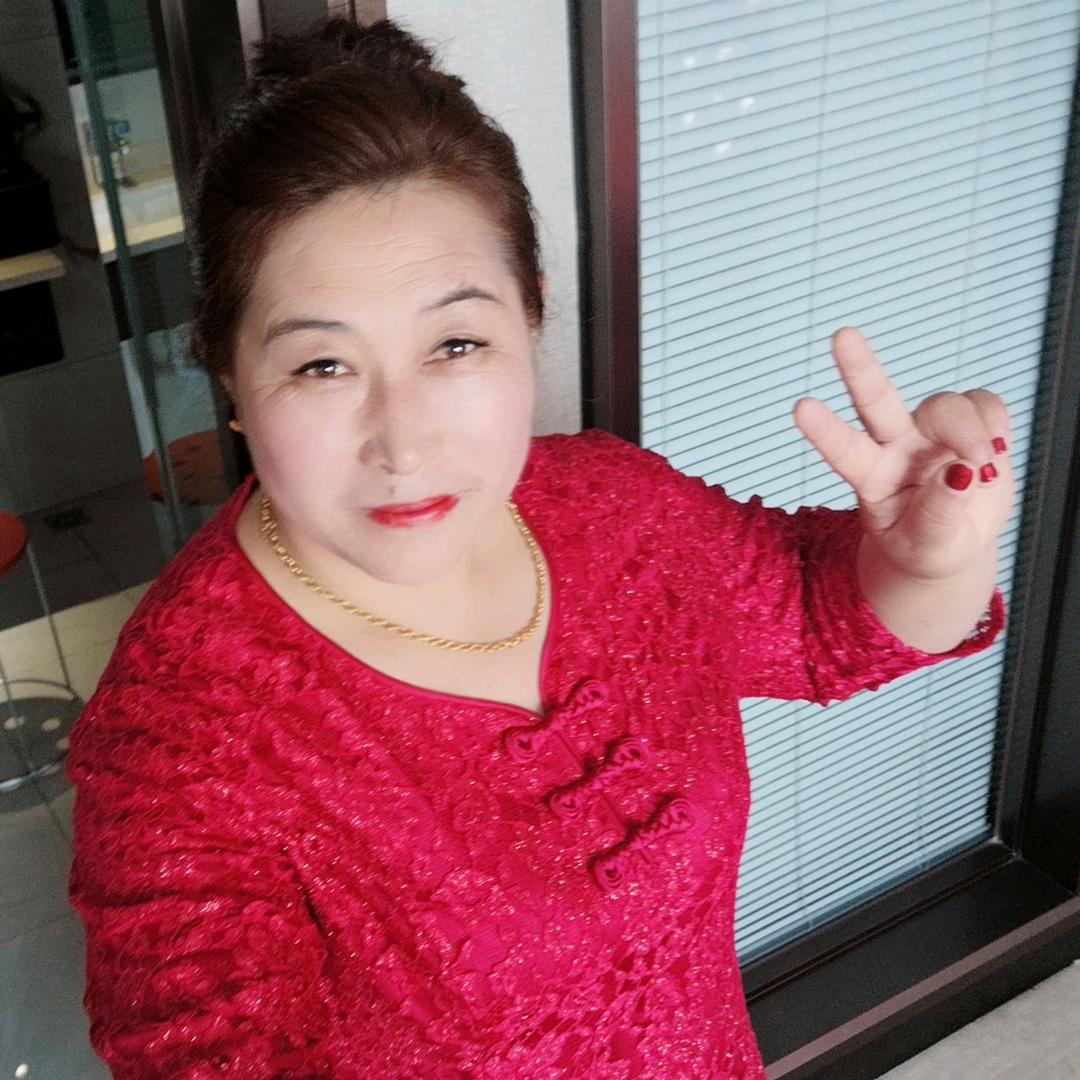 开心果ヽ(○^㉨^)ﾉ♪)好物在橱窗