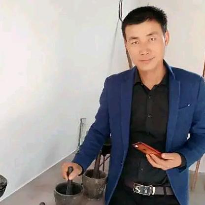 董伟