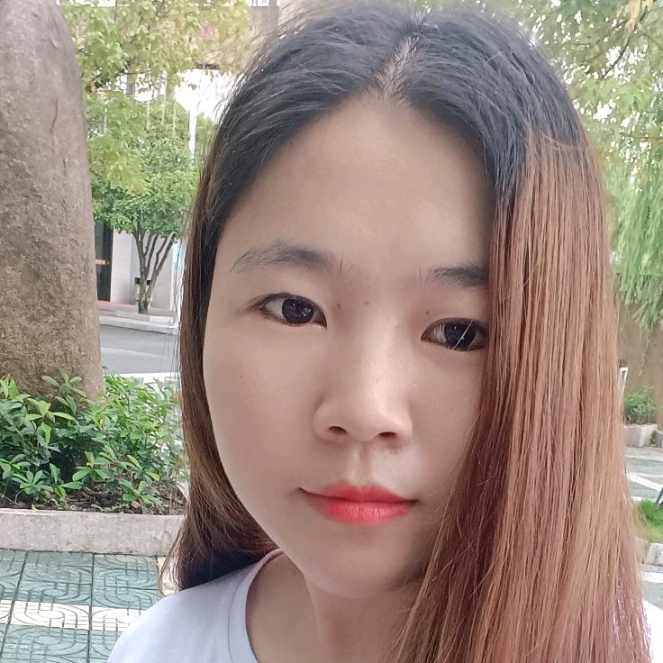 雪儿爱唱歌正在努力中