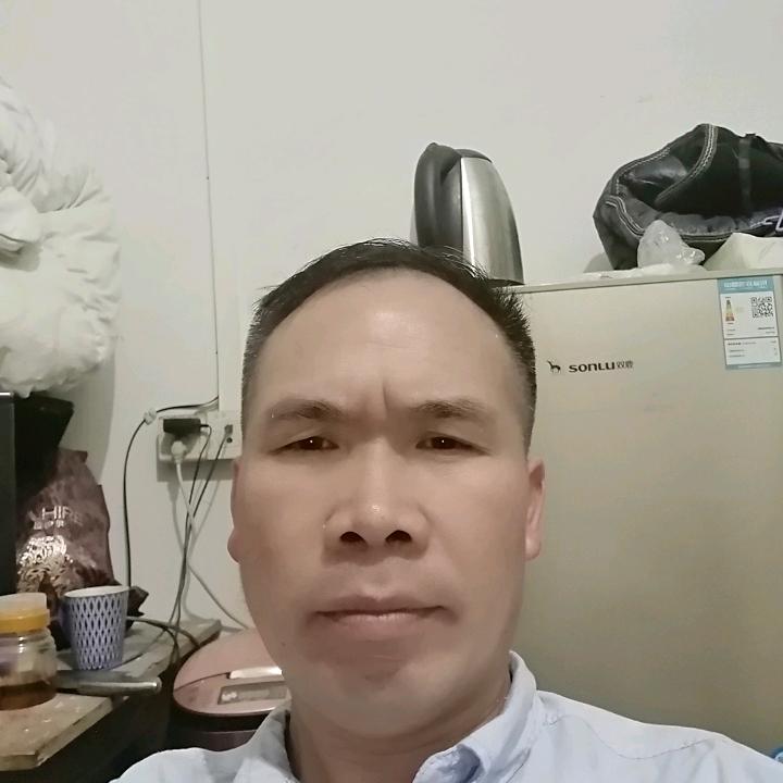 傻哥!(爱唱歌)