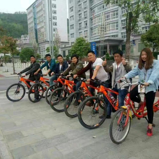 chr富不忘恩。