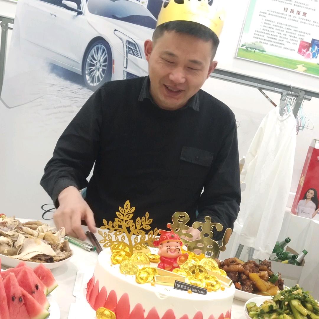 临泉.谢集十字路口南.净明眼镜