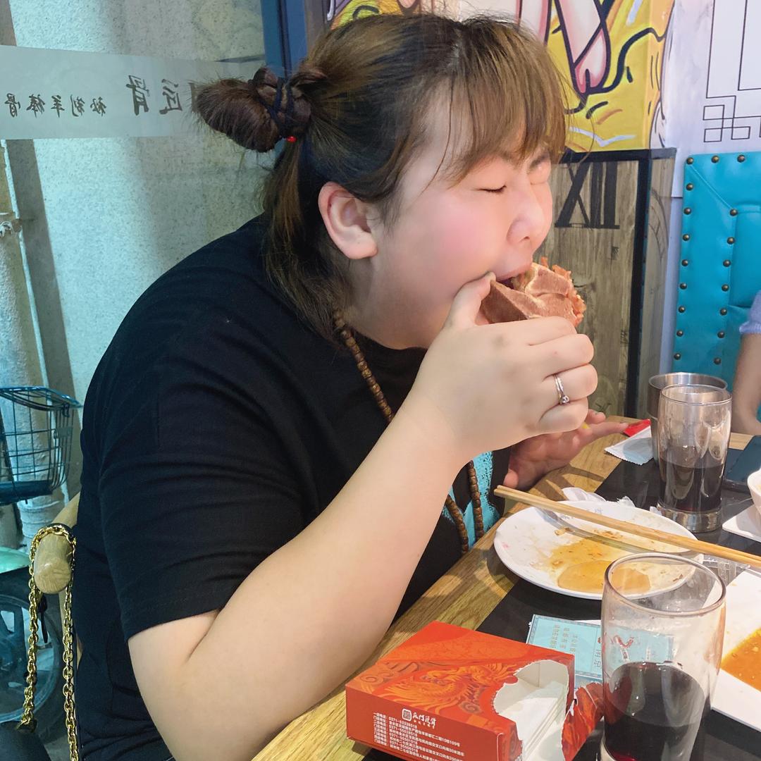 洛阳市熊胖特体大码女装(国家一级运动员)