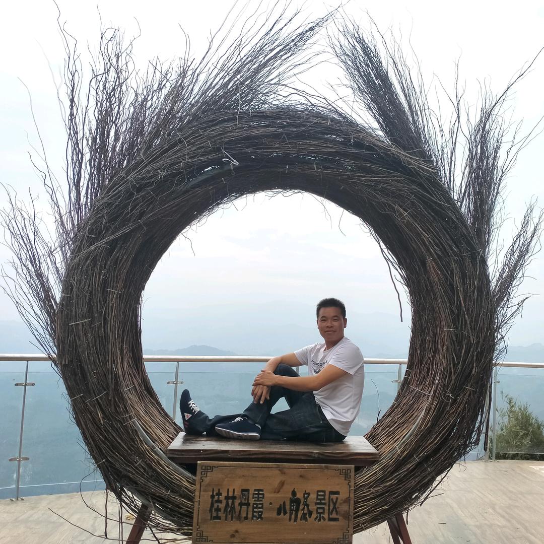 新宁八达居门业