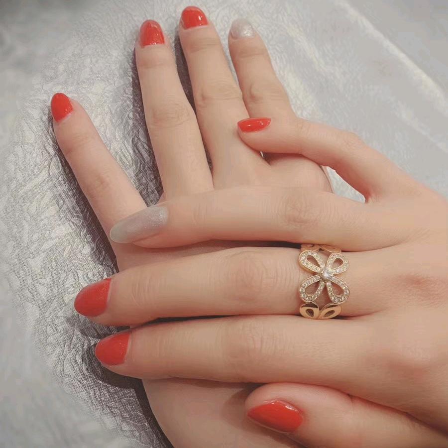 婷