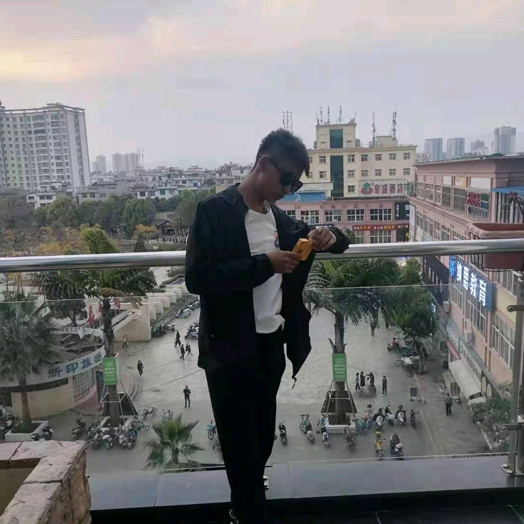 小H.