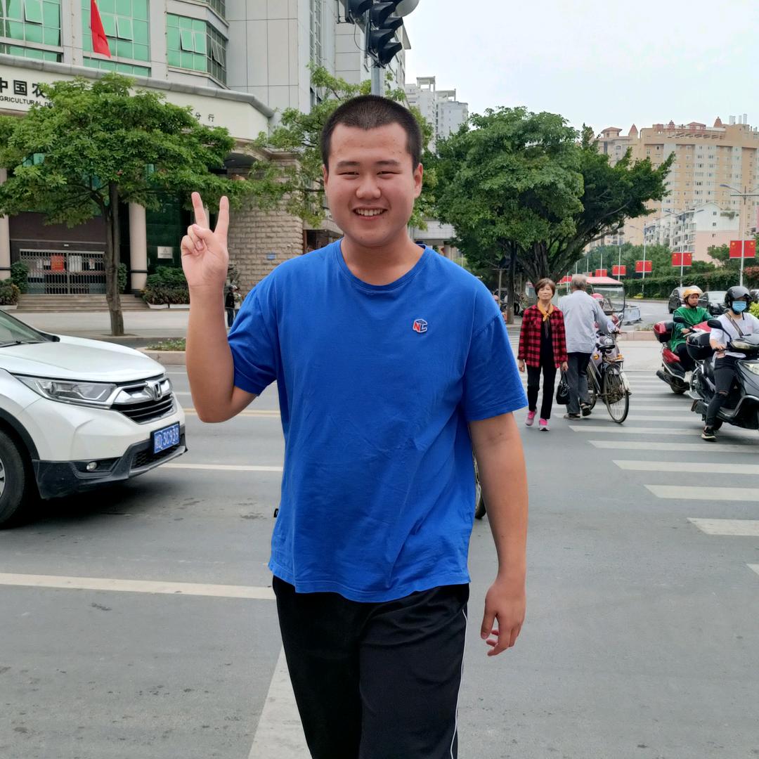 子木默默