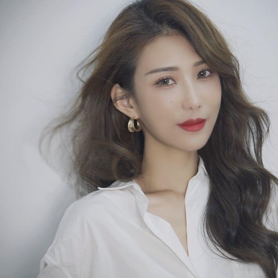 瑞妮Renee