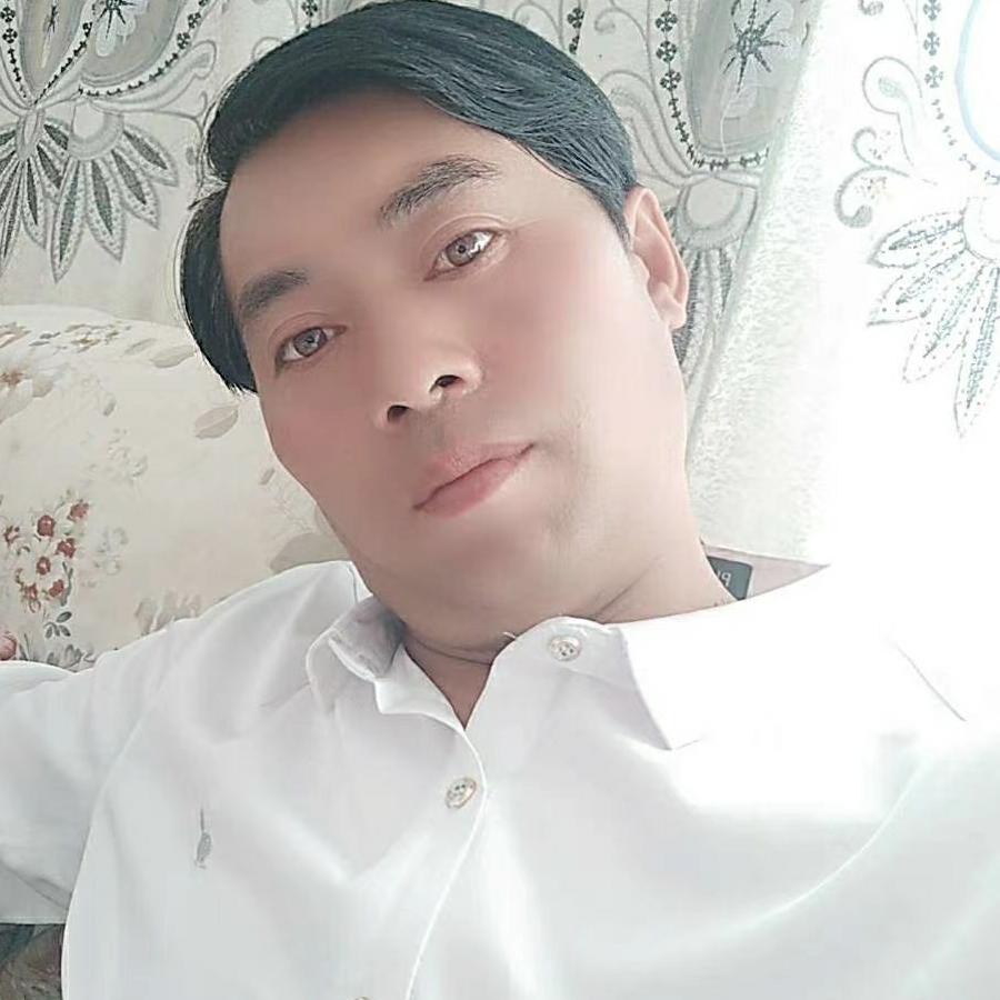 伤心又累。