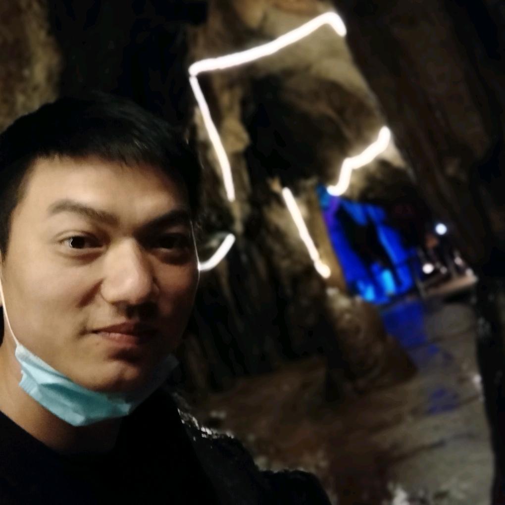 爱吃新疆烤鱼的乔峰头像