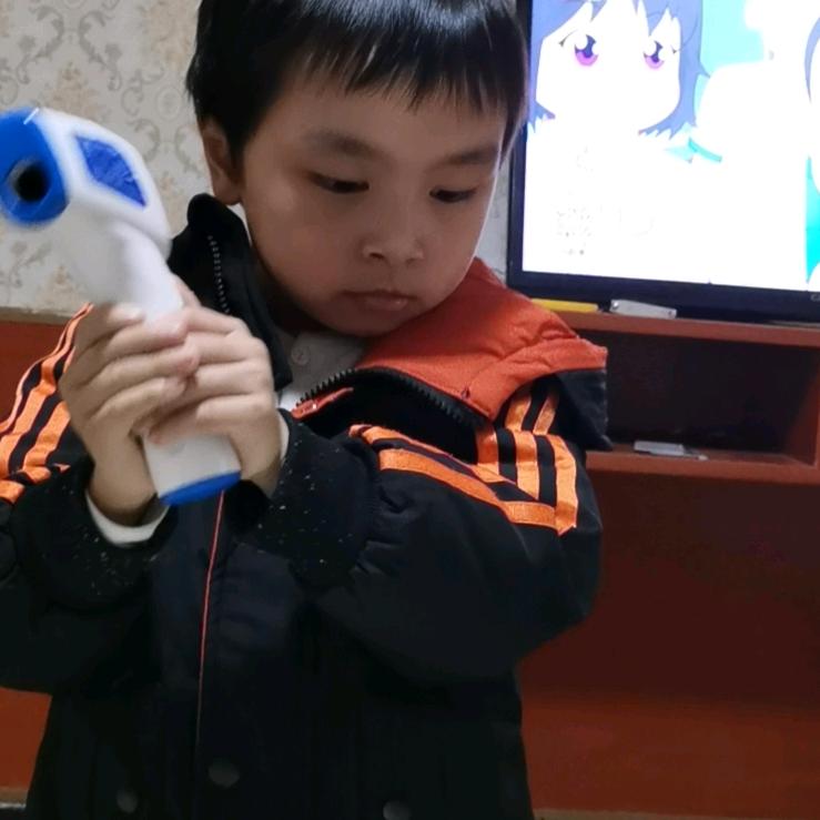黄健