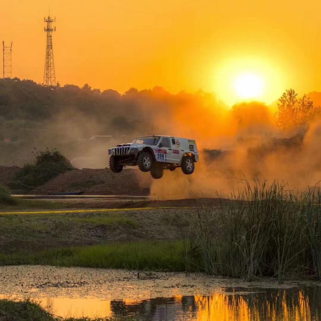 周龙 （越野赛车改装）