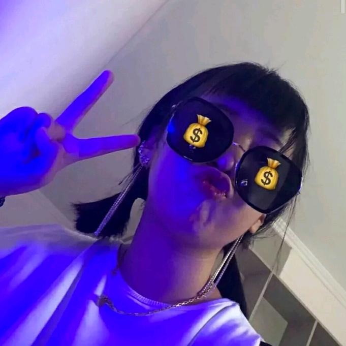 美女也会ᵉᵐᵒ