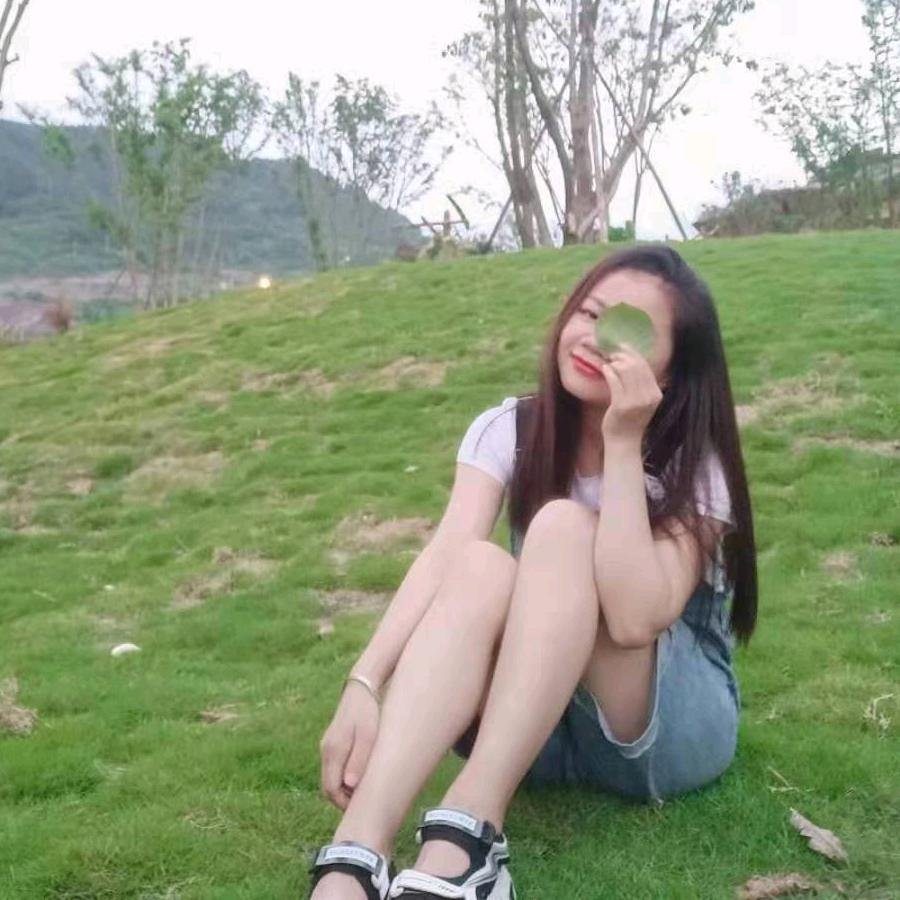 丫头，，听说幸福很简单