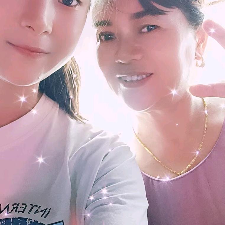 70后大妈爱跳舞，业余爱好。