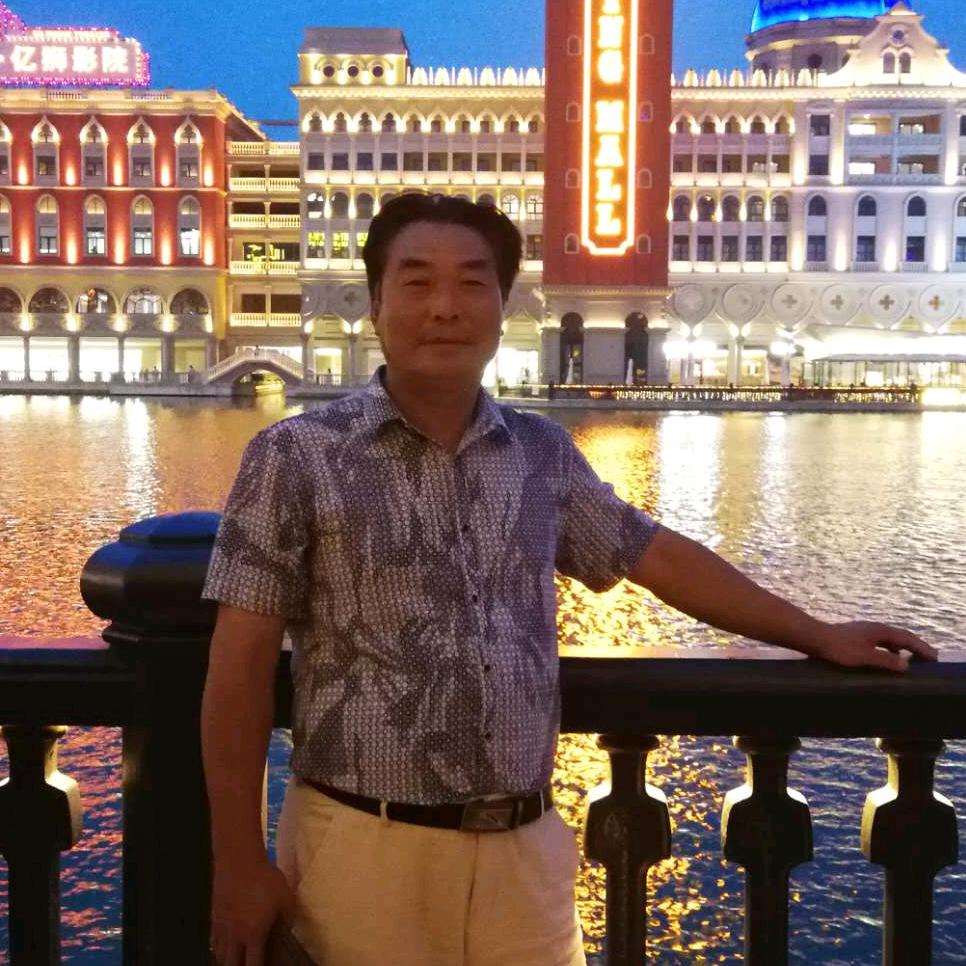 新丰镇三总村楊正发69岁鸡