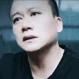 翡翠石板上的秘密
