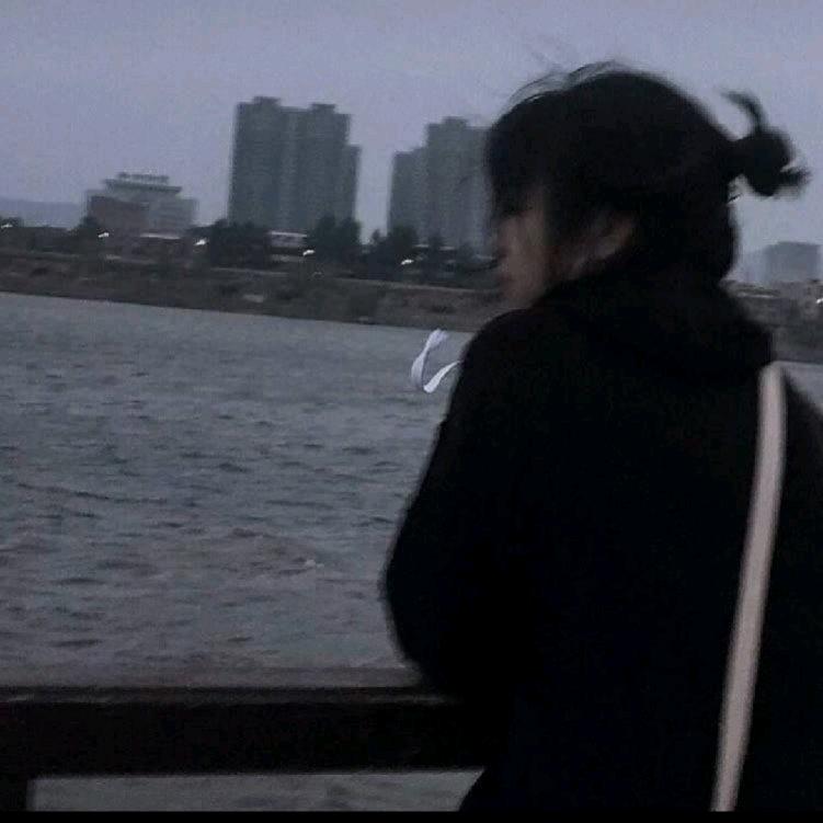晗.
