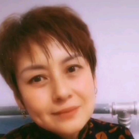重感情的人，出租脚手架137859506
