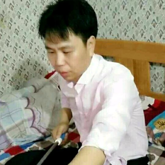 地球拥抱着太阳