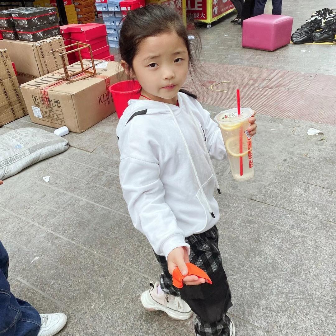 小默默