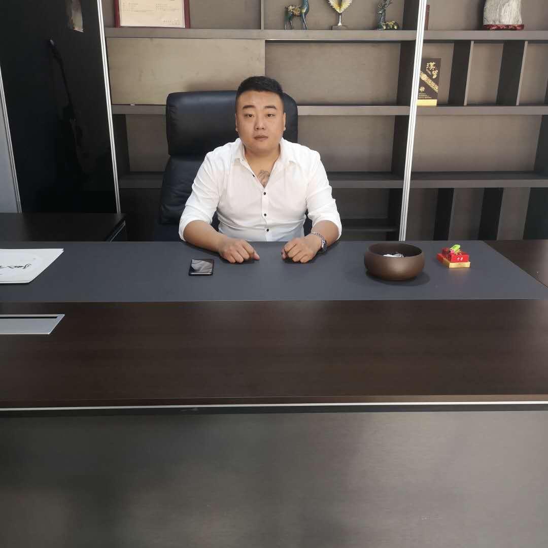 戚小龙
