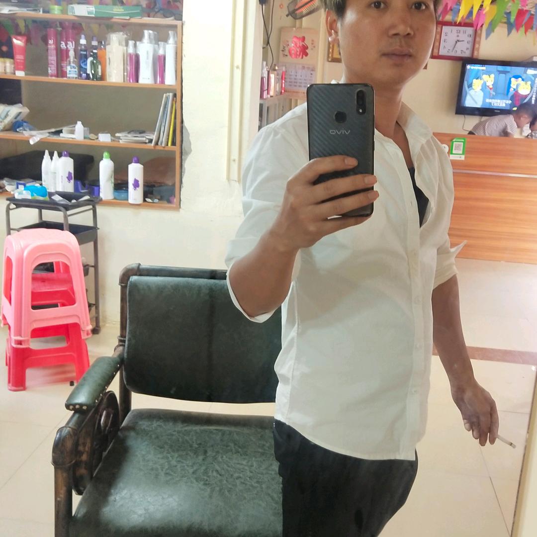 小发啊哥