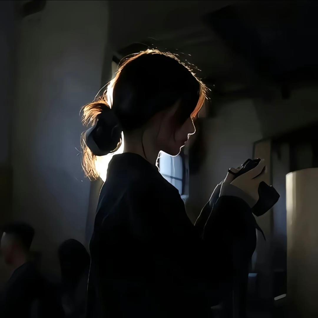 美女四个胃
