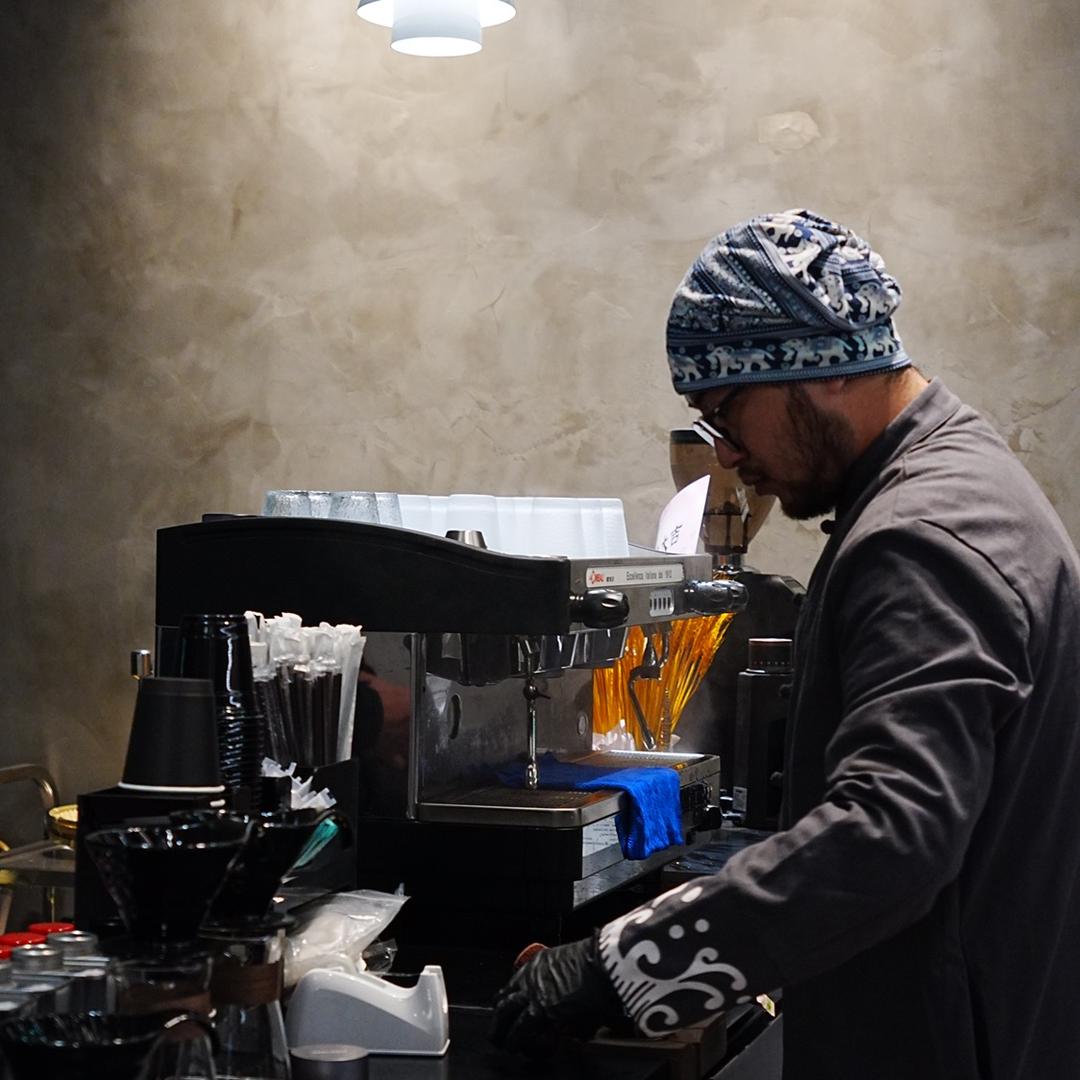 咖啡胡须佬阿威