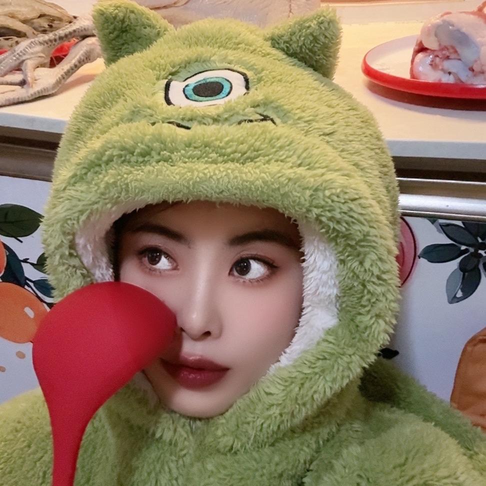 小曼给你一饭勺