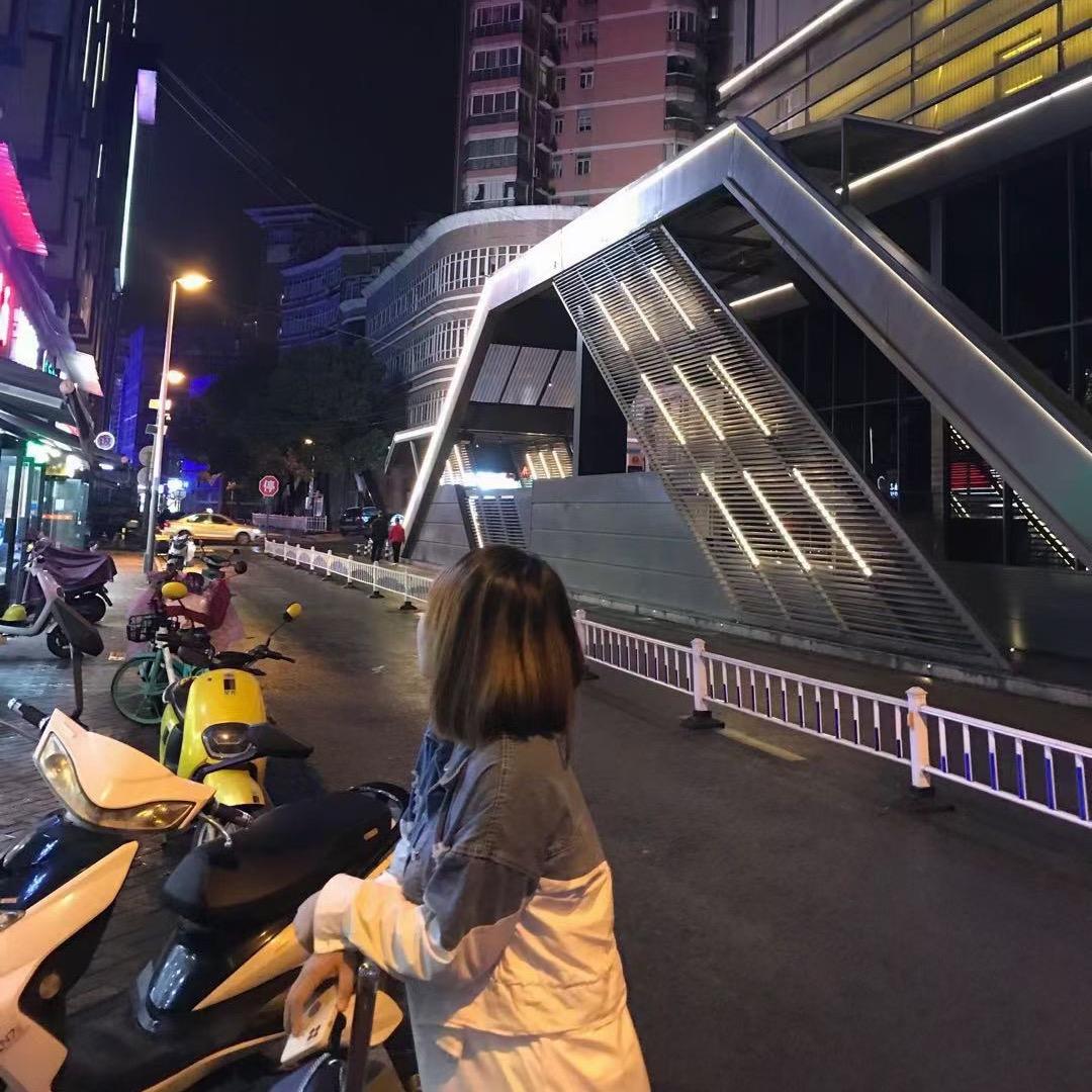 楠很爱娜.
