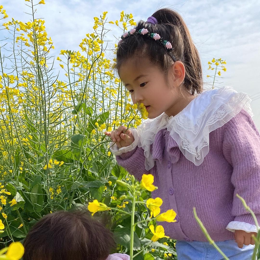 单眼皮姐妹花