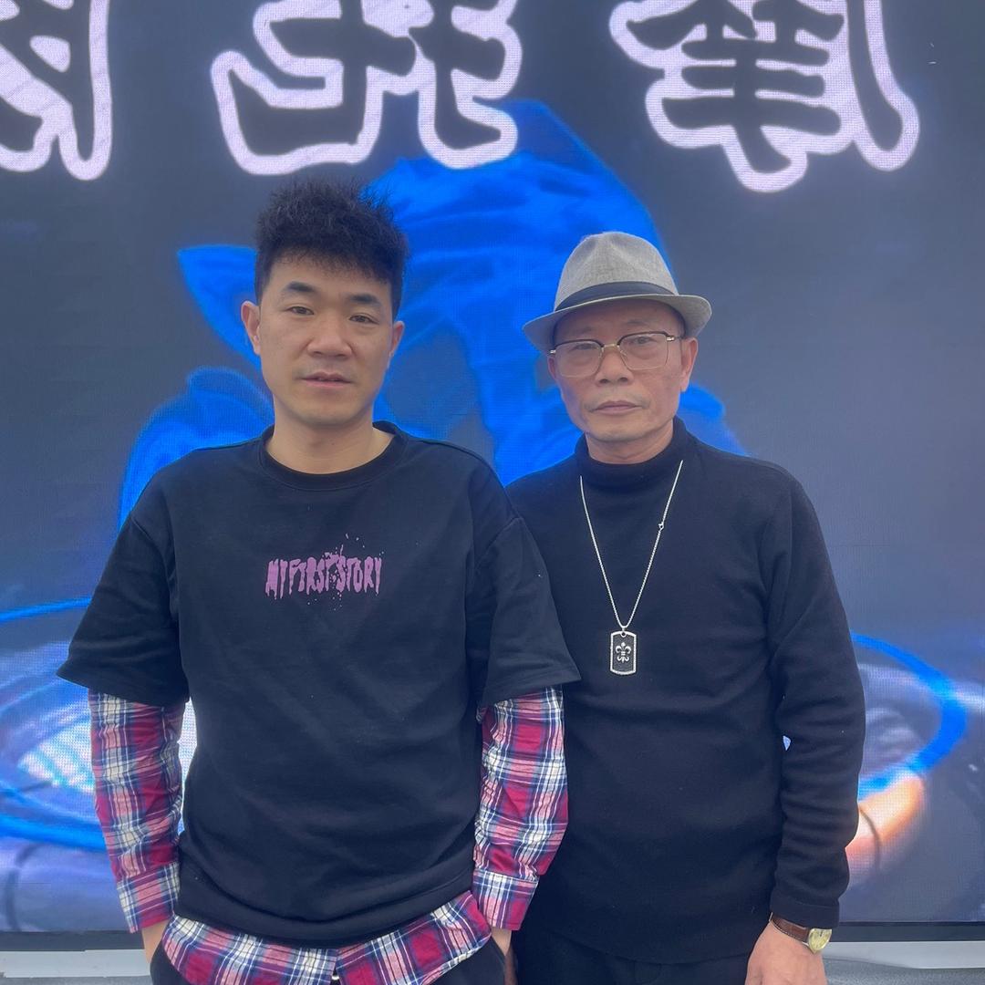 黄开心【摩托队话使人】