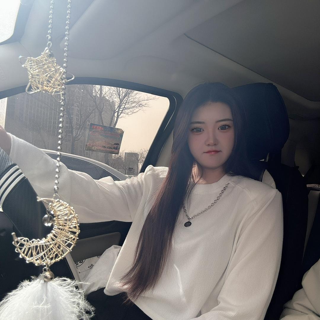 鹿尔曼销售经理小茹
