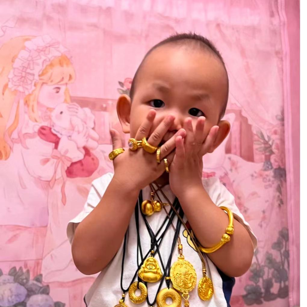 开心🥳可爱的小姐姐