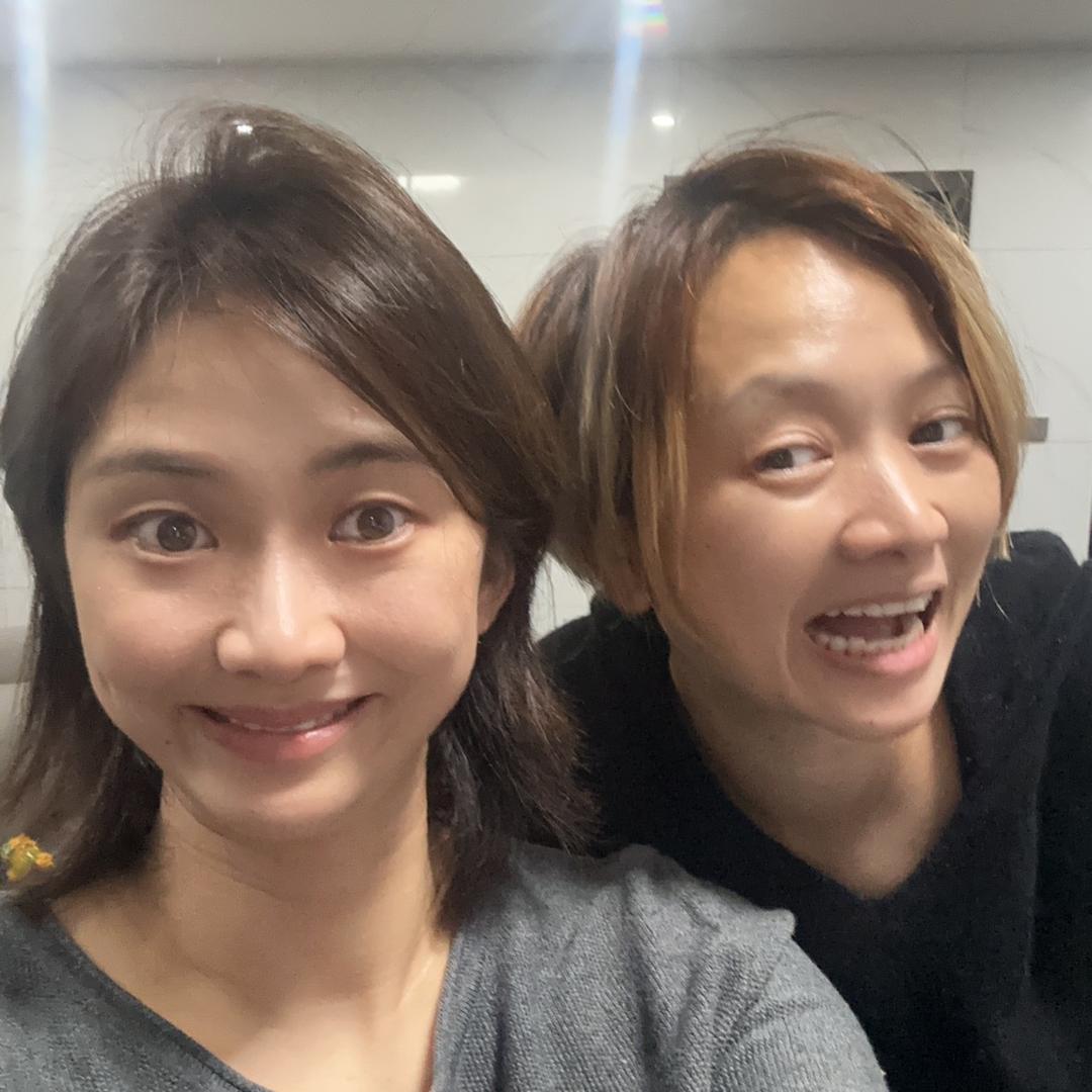 尴尬姐妹