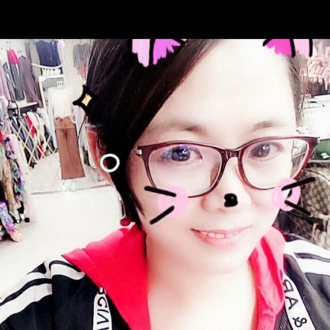 石岛商贸城刘刘服饰小号