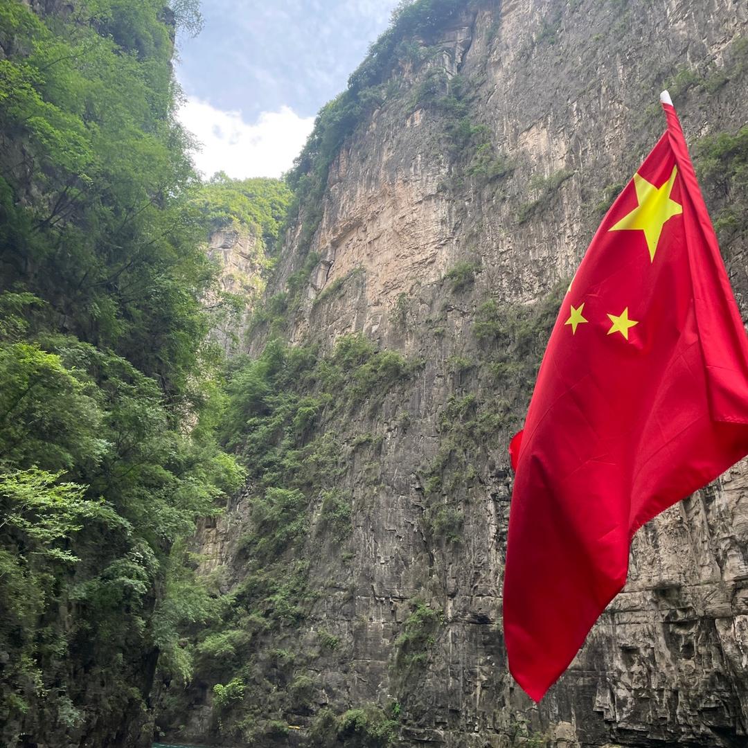 🏇🏾🌏🏌🏽‍♀️