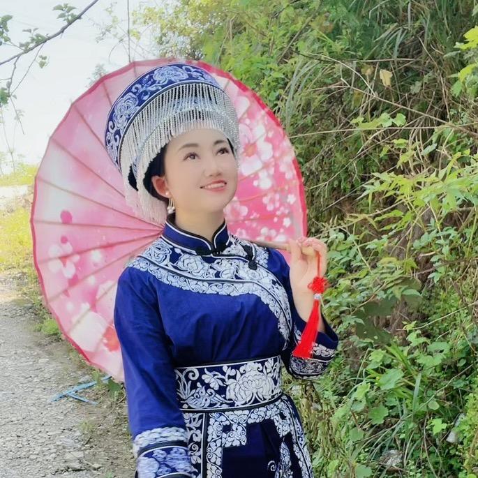 苗家小紫嫣