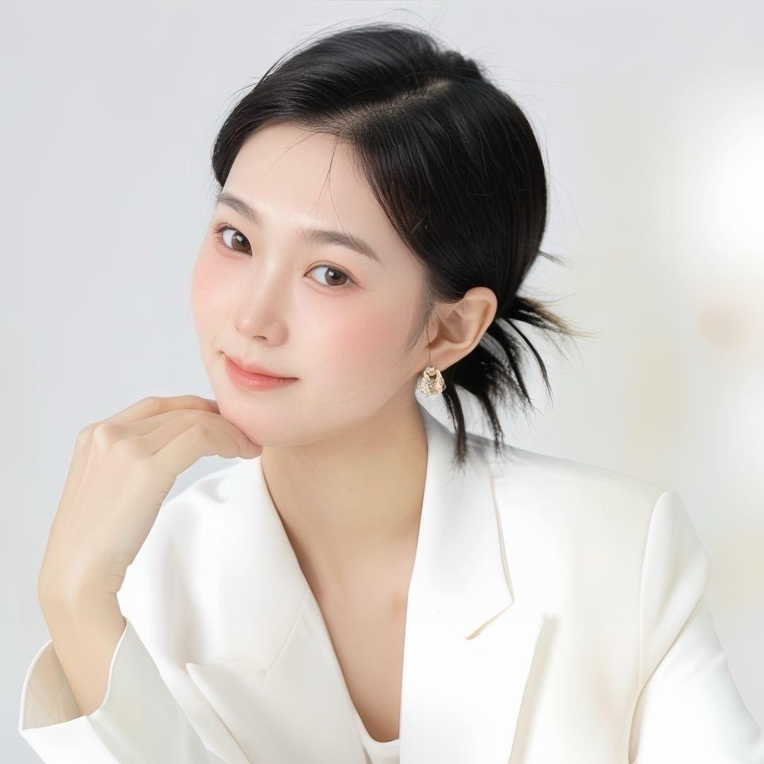 尼日利亚矿产农产主理人Vivian