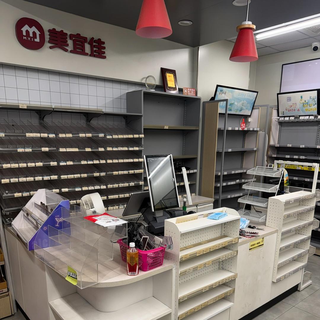 九九鑫货架专注美宜佳二手设备-小王