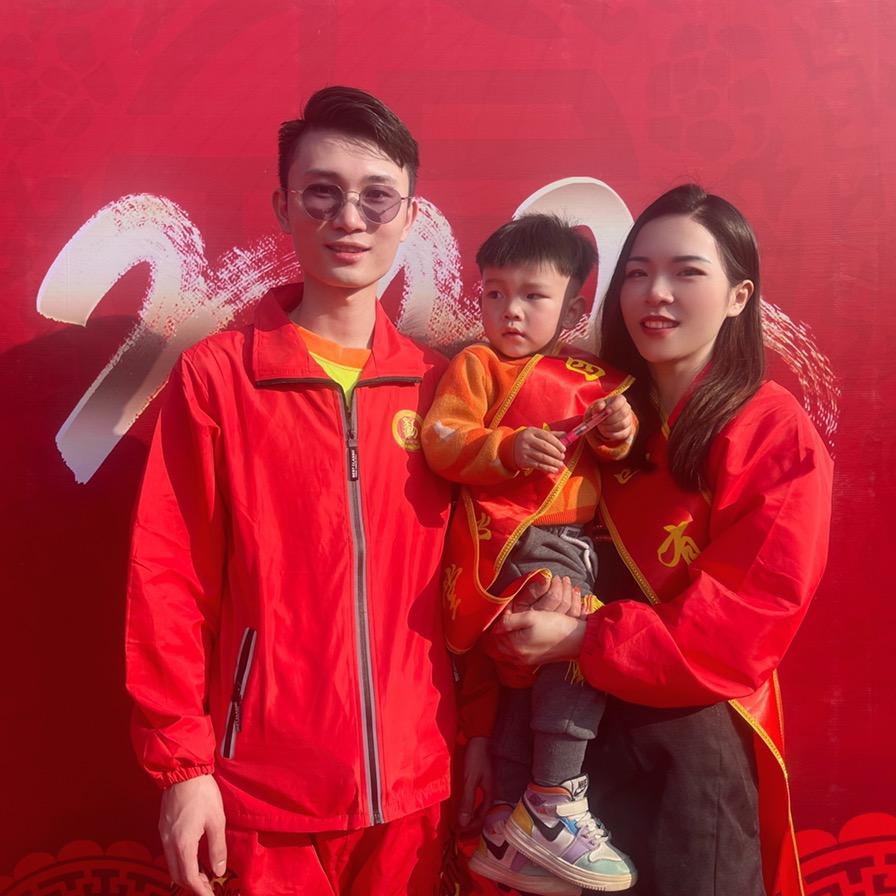 醒狮夫妇