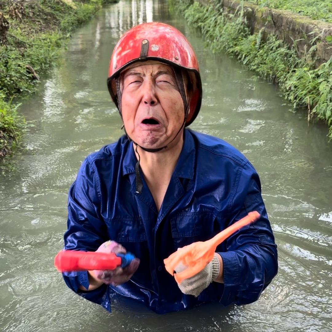 王爷爷与小狗狗