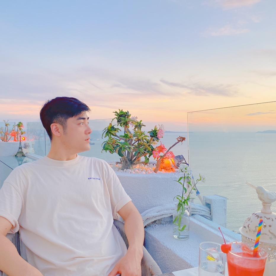 酒渡里海鲜烧烤店