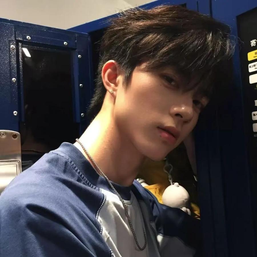 偷吃拼好饭被打