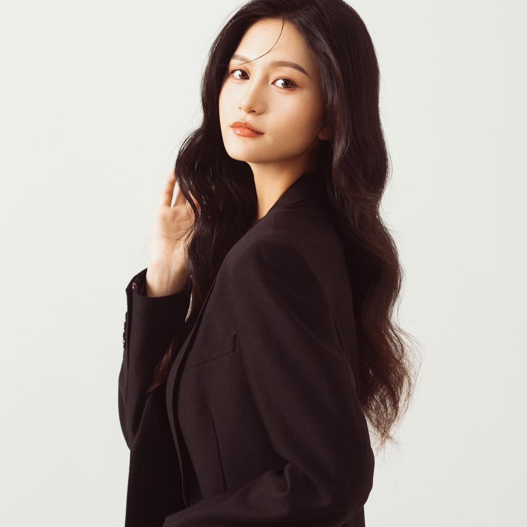 南阳彩贝影视化妆雪梨老师