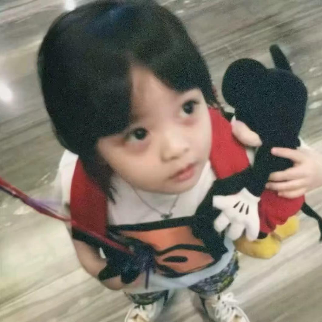 卖萌被打掉半颗牙