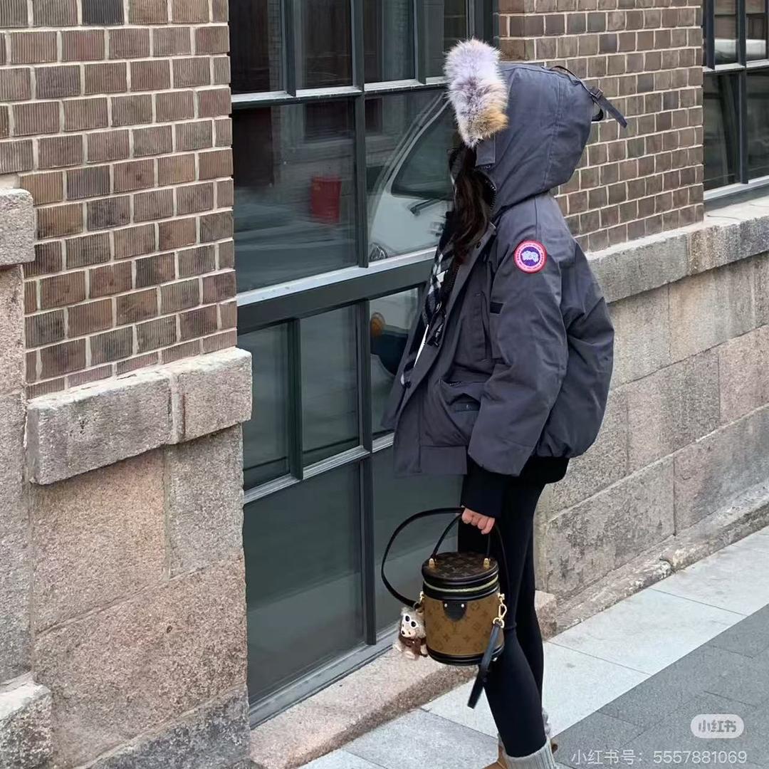 浦浦羽绒服潮牌