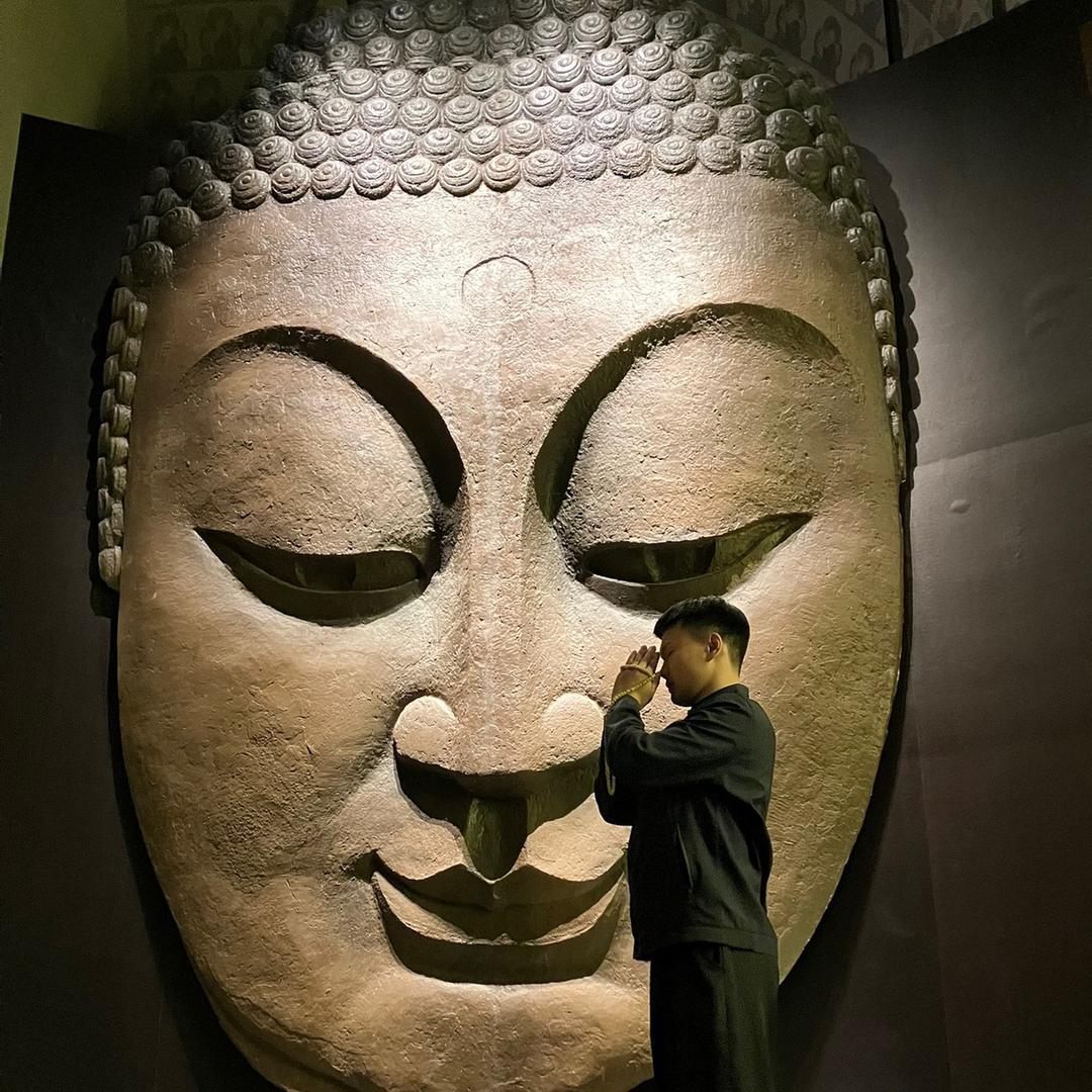 小王，一家人