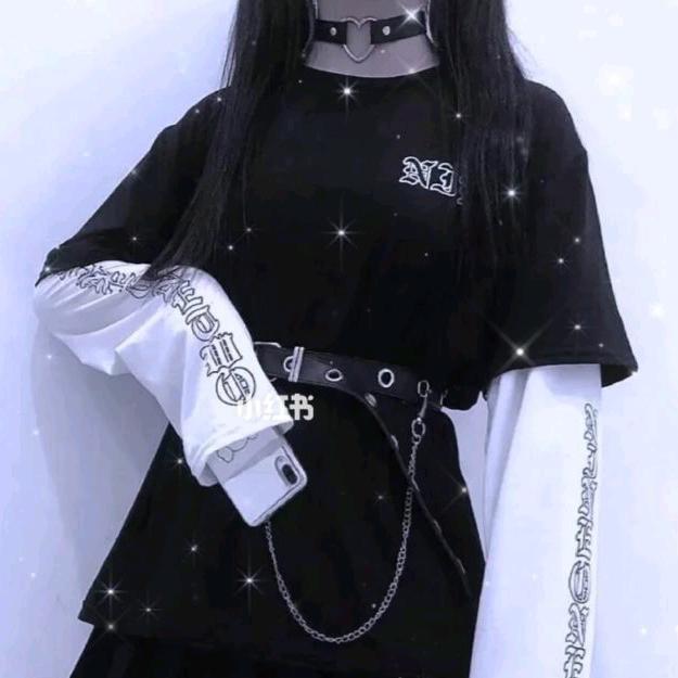 丫头爱玩牌